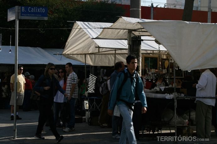 Feira na Benedito Calixto