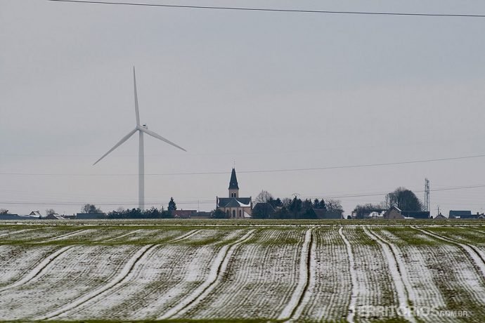 A caminho do Vale du Loire viajando de carro pelo interior da França