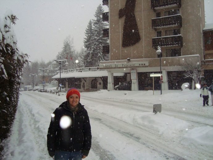 Em frente ao hotel