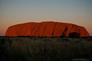 O famoso pôr-do-sol em Uluru