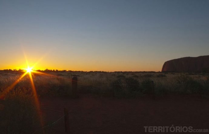Nascer do sol em Uluru