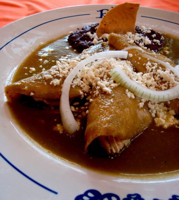 Enchiladas verdes. Culinária mexicana