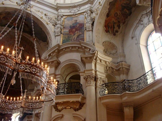 Interior da Igreja St. Nicolas