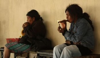 Mulheres fumando charuto em San Andrés Itzapa