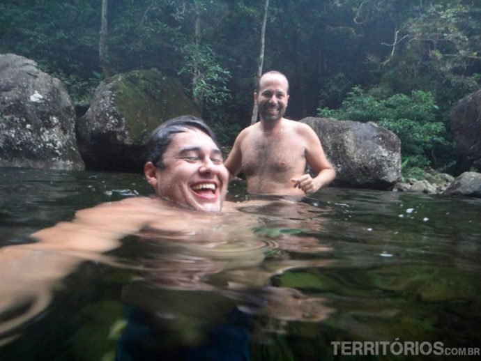 Luiz e Maurício na piscina do Malacara