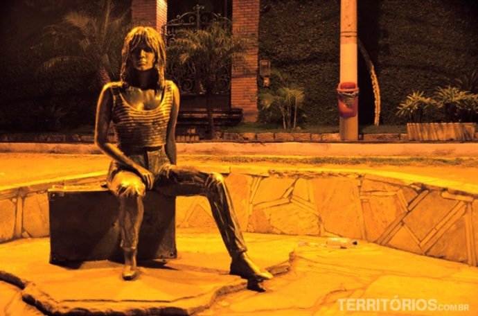 Estátua da Brigit Bardot, atriz trouxe a fama nos anos 60