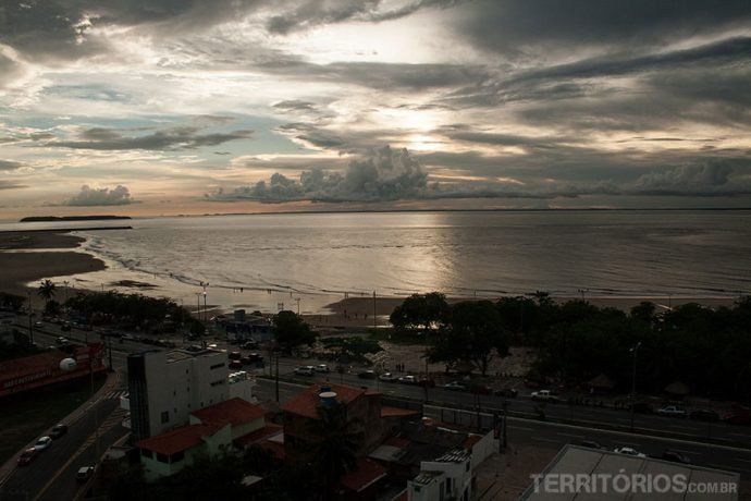 A vista do meu quarto para a praia Ponta D'Areia em São Luis do Maranhão