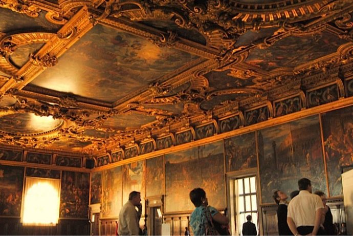 Interior do Palácio Ducal, atrativo em Veneza