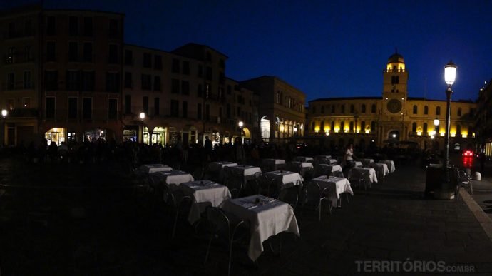Piazza dei Signori de noite