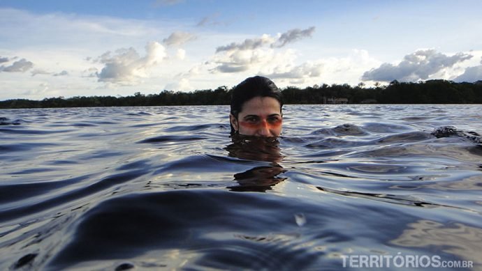 O que fazer na Selva Amazônica: tomar banho de rio