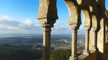Vista do Palácio da Pena no roteiro entre Sinta e Queluz