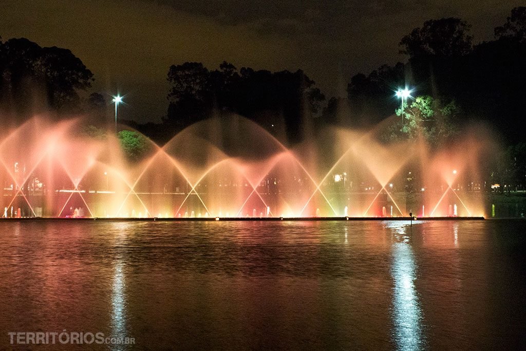 Fonte Multimídia é uma atração em datas especiais como Natal. Parque Ibirapuera, São Paulo - Brasil