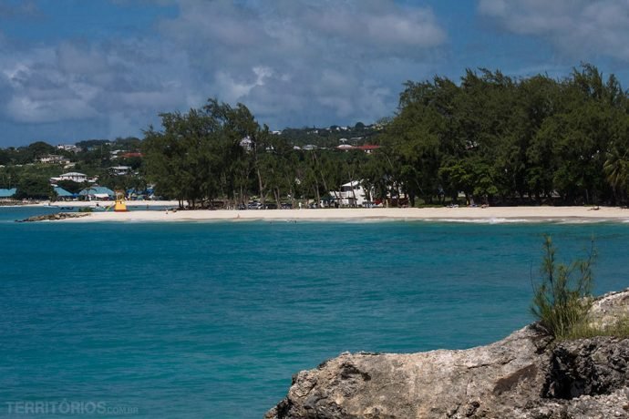 Novembro tem céu com nuvens no dicas aos viajantes Barbados