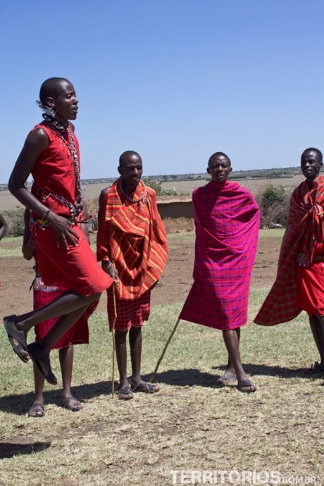 ... e gritos de boas vindas dos Masais