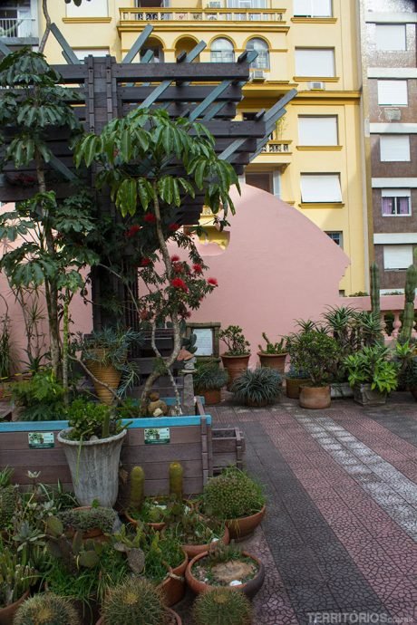 Jardim fica no terraço da Casa de Cultura Mário Quintana