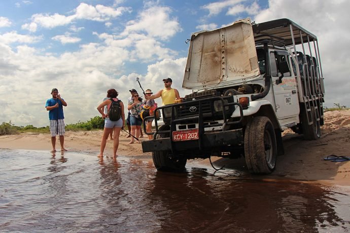 O toyoteiro na estrada para os Grandes Lençóis. Foto de Anderson Spinelli