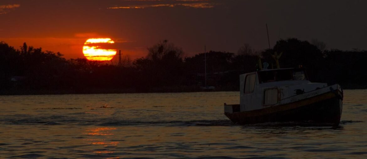 Pôr do sol no Guaíba