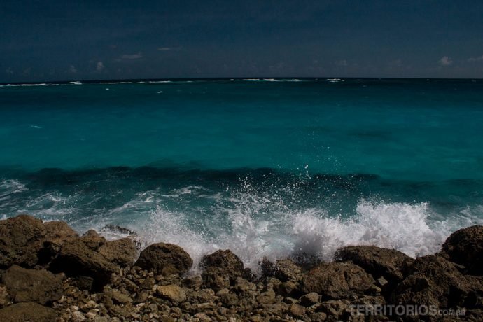 Profundo e sem fim no Oceano Atlântico em Barbados
