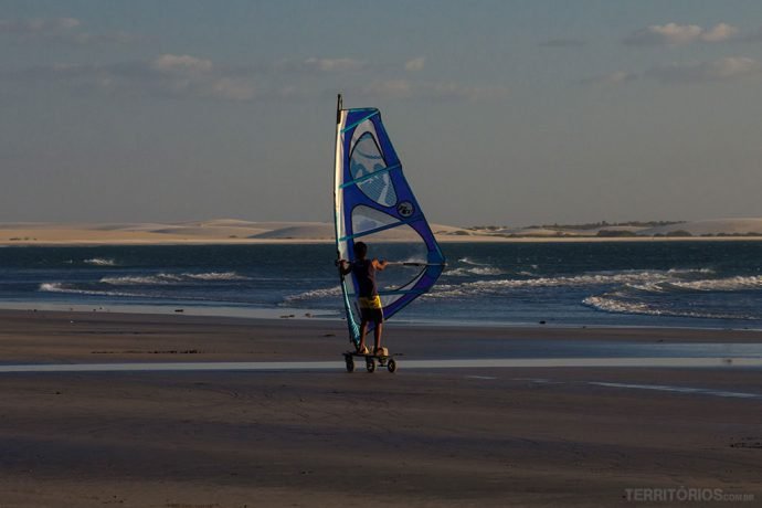 Cardboard windsurf na Praia Principal