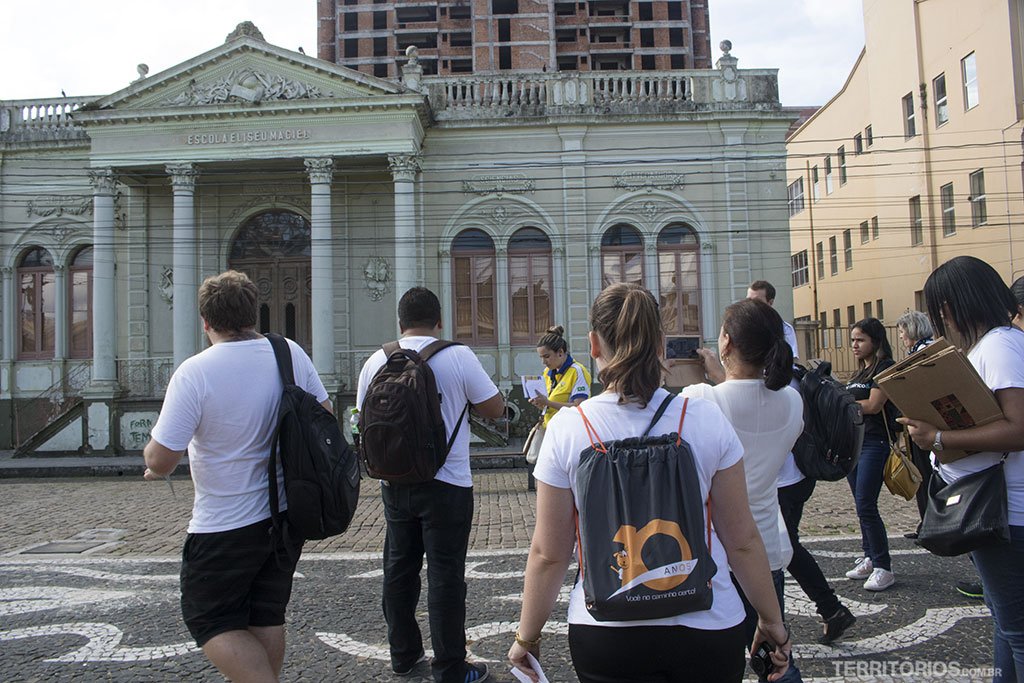 Museu de Arte Leopoldo Gotuzzo em frente ao Mercado Central