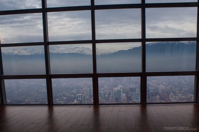 Visual no andar 62 do mirante mais alto da América Latina