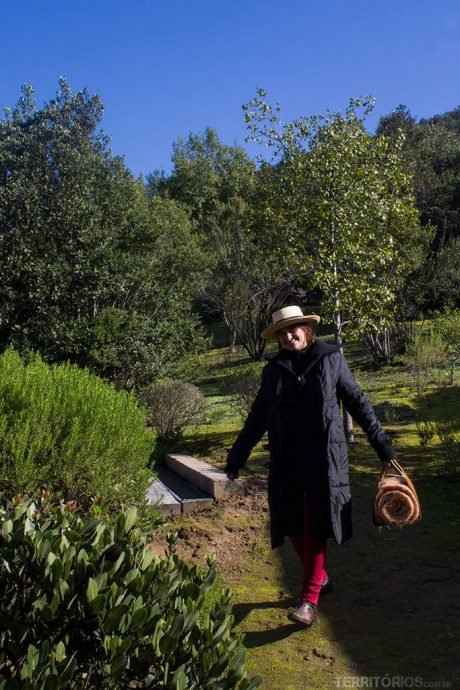 Roberta adorou o cobertor e chapéu de passear pelo Vale do Colchagua