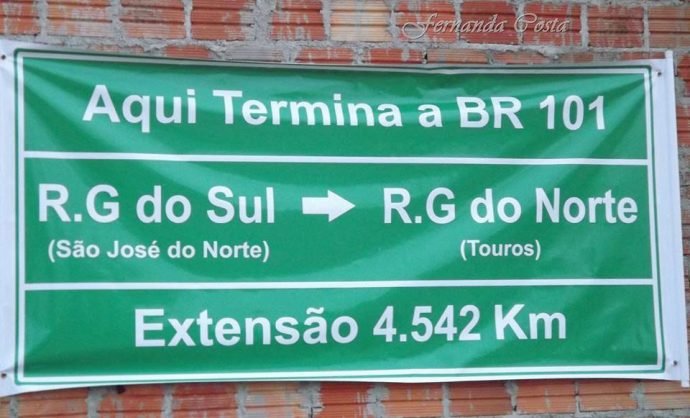 A leitora Fernanda Costa leu o texto e mandou a foto antiga para complementar. Esta sinalização não existe mais.