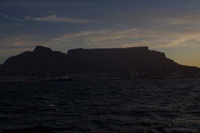 Table Mountain vista em alto mar