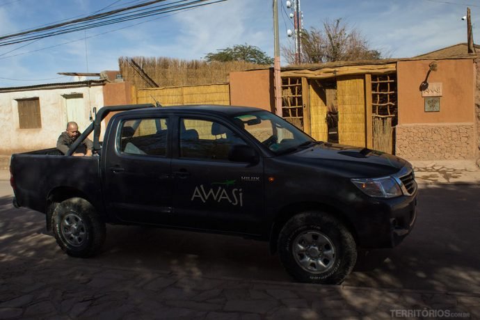 Um carro 4x4 por suíte no Awasi Atacama