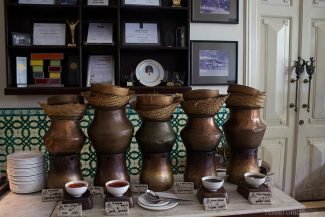 Café da manhã com comidas locais Café da manhã com comidas locais