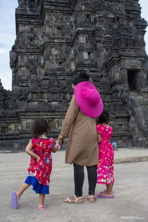 Família passeio por Prambanan combinada