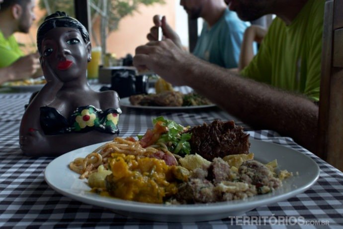 Almoço mineiro no Serra do Luar