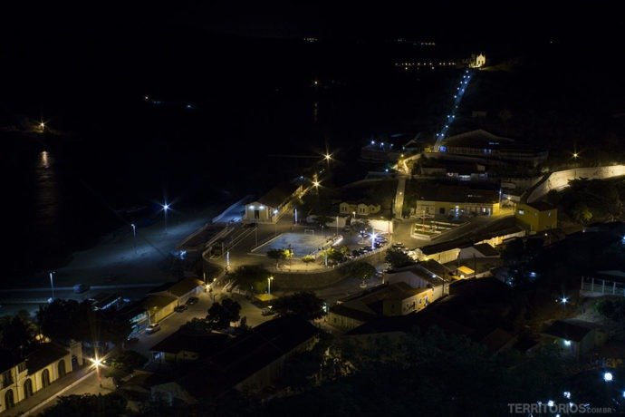 Vista noturna do Mirante Secular, em Piranhas