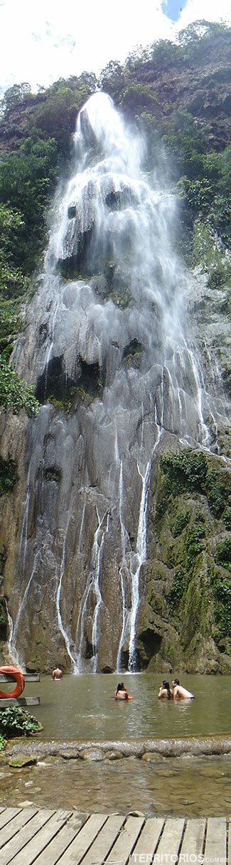Cachoeira Boca da Onça e piscina natural