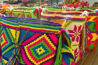 As lindas e coloridas bolsas Wayuu