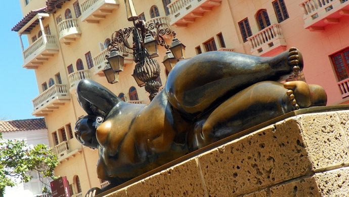 Escultura La Gorda, de Botero, na Plaza San Domingo