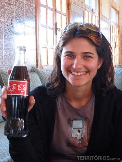 Coca Cola com rótulo em árabe