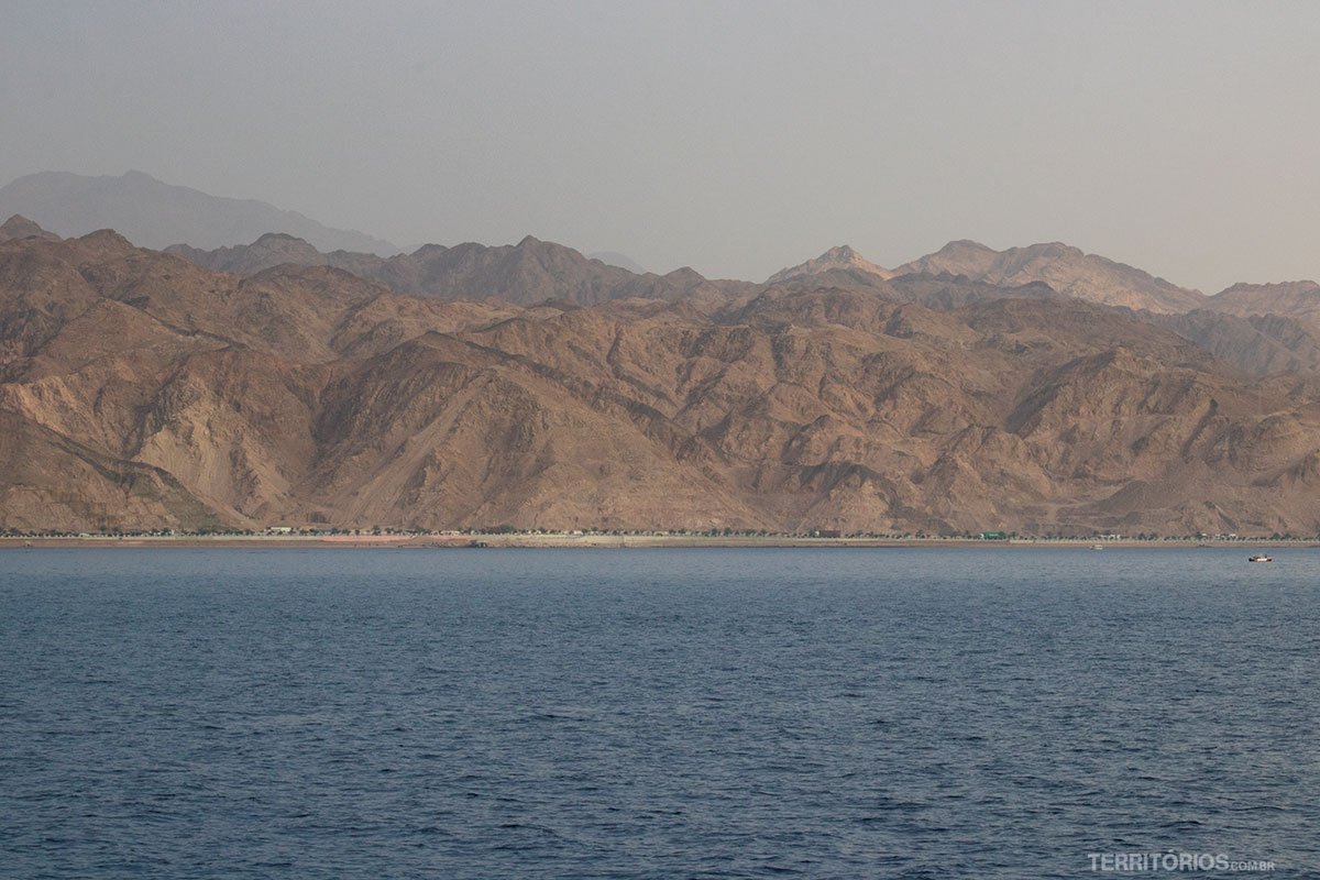 Aqba: a fronteira e o mergulho no Mar Vermelho