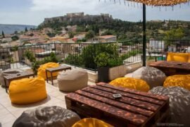 Roof Top do Pella Inn com vista para Acrópolis