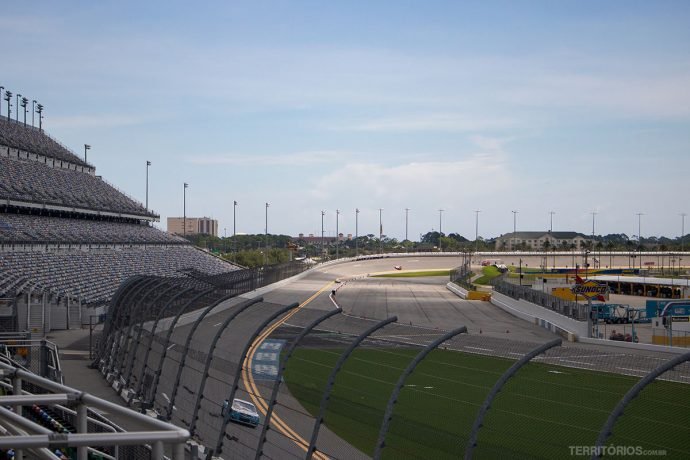 Daytona International Speedway acomoda mais de 150 mil espectadores