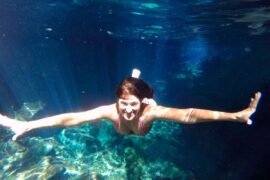 Mergulho no azul e as cachoeiras de Riachão Roberta Martins na Chapada das Mesas