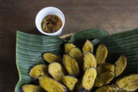 Indonésia: turismo e dicas aos viajantes Bananas e chá de coco são da culinária típica na Indonésia