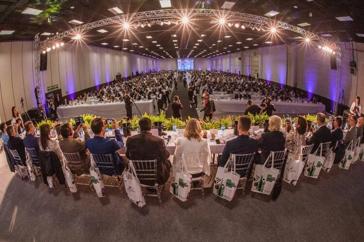 Público e jurados na Avaliação Nacional de Vinhos