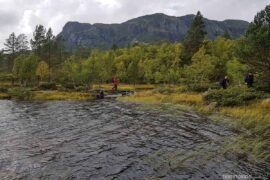 Trilha nas montanhas Dalarna