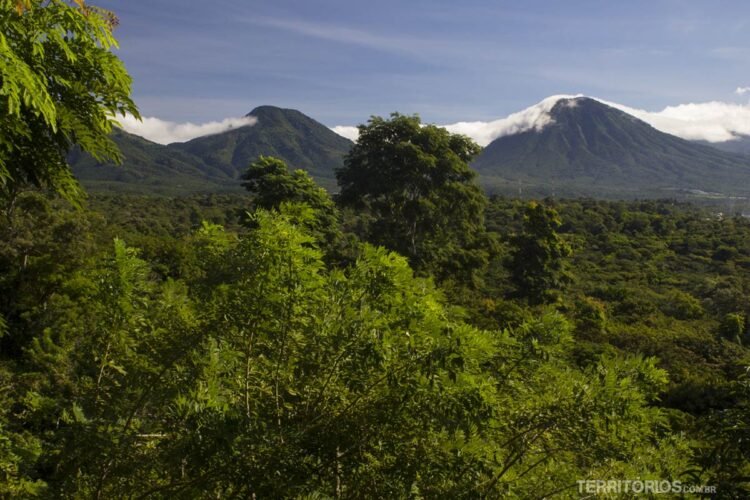 Muitos vulcões nas fotos de El Salvador