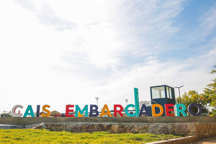 Letreiro do Cais Embarcadero