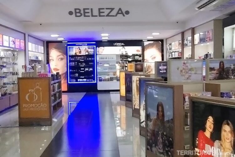 Interior de loja Free Shop