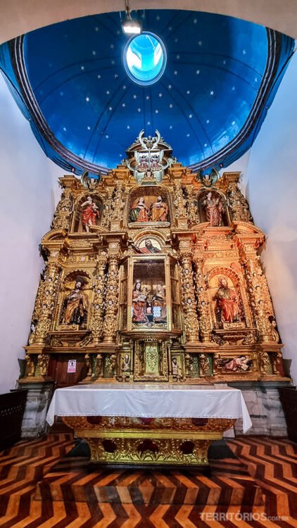 Ouro no interior das igrejas de Quito