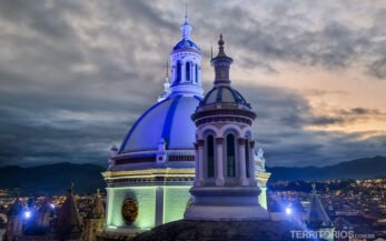 Cúpulas da Catedral Nova de Cuenca, Equador