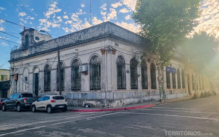 Casarão histórico no centro de Melo